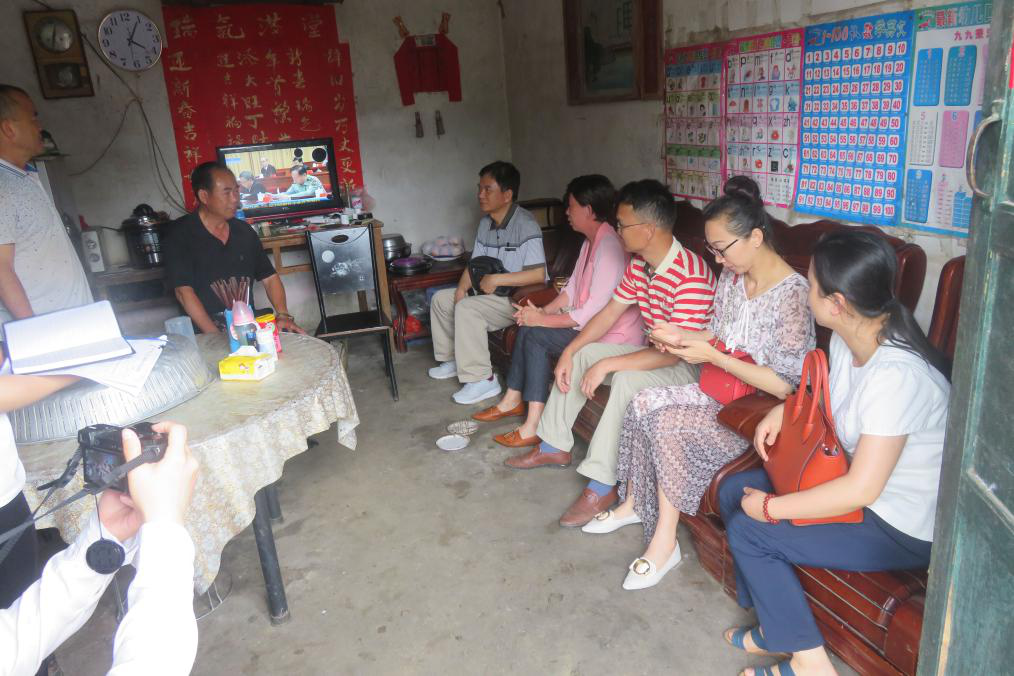市民语委主任磨思红一行到兴宁区调研壮语方言土语音频采集项目情况