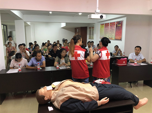 兴东街道兴桂社区开展万人应急救护培训活动